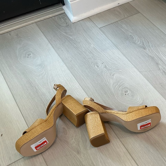 Nordstrom Rack NWT Tan Woven Platform Wedge Sandals. - Picture 5 of 6